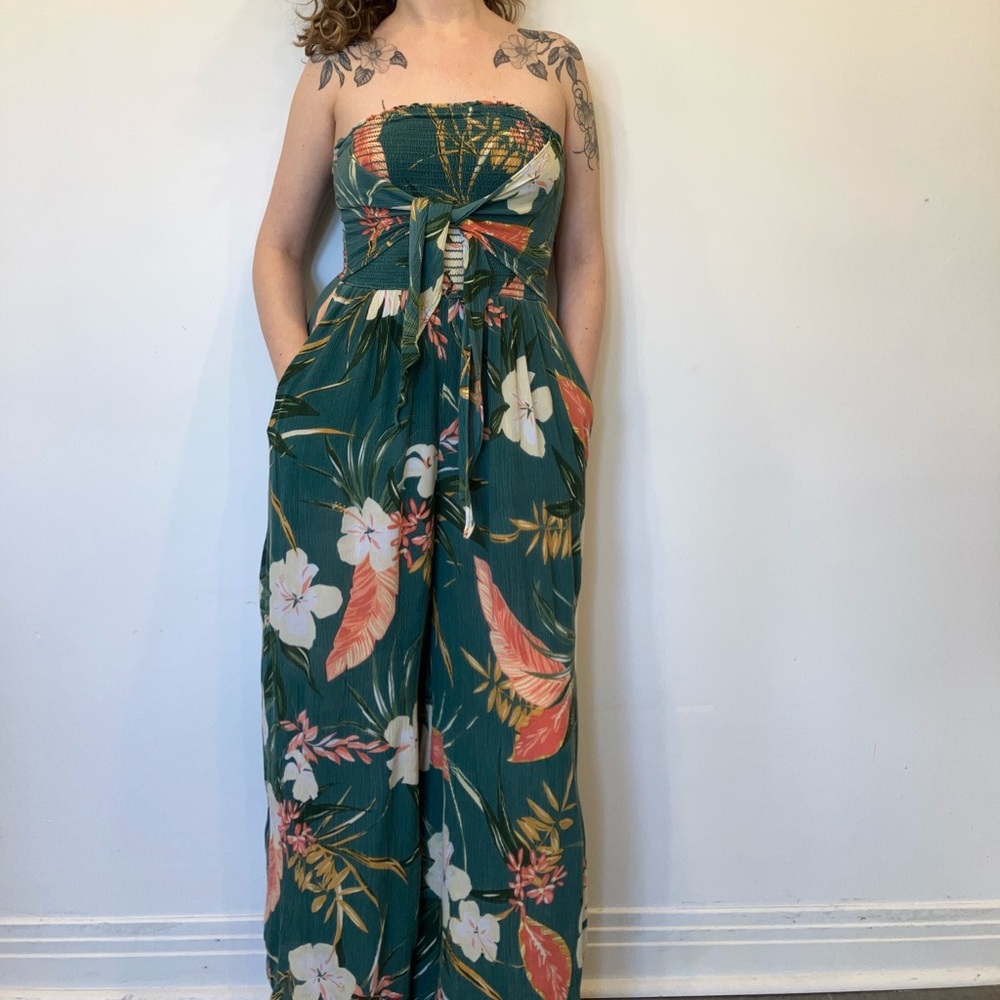 Patrons of peace Strapless Tropical Print Jumpsuit in Teal in size medium